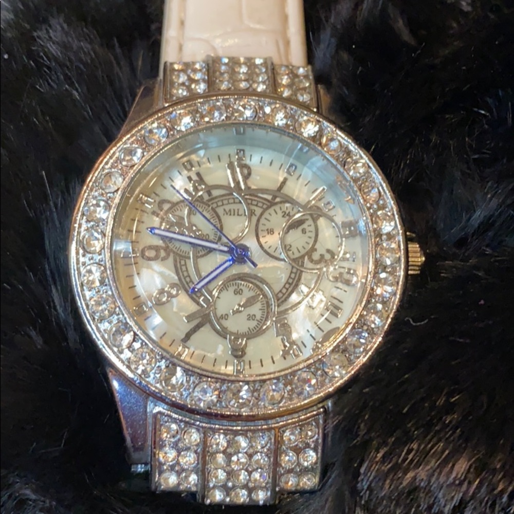 Stunning Silver & Crystal Watch NWOT !!!